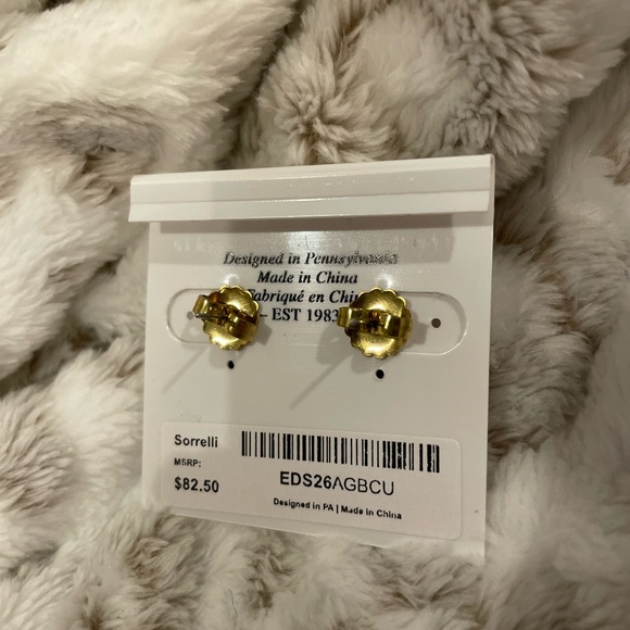 Blue Currant Sorrelli Necklace and Earrings - Picture 4 of 4